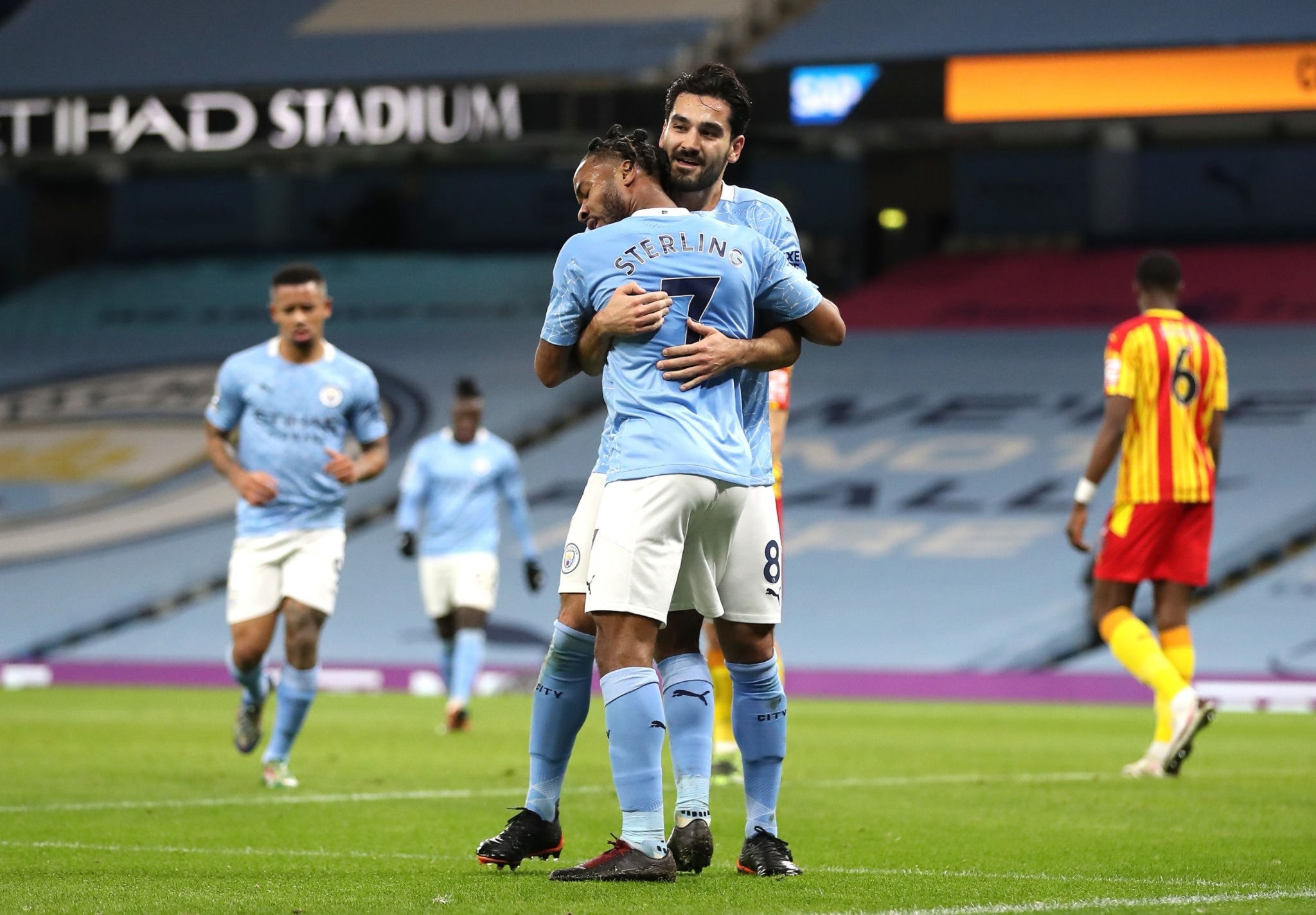 逐步下滑 逐步下滑